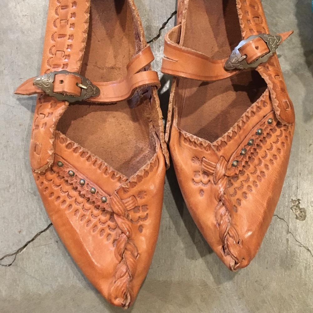 Vintage tooled leather shoes with buckle